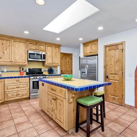 Great Group Retreat! Hacienda Decor, Spacious Floor Plan, Private Backyard Carlsbad Extérieur photo