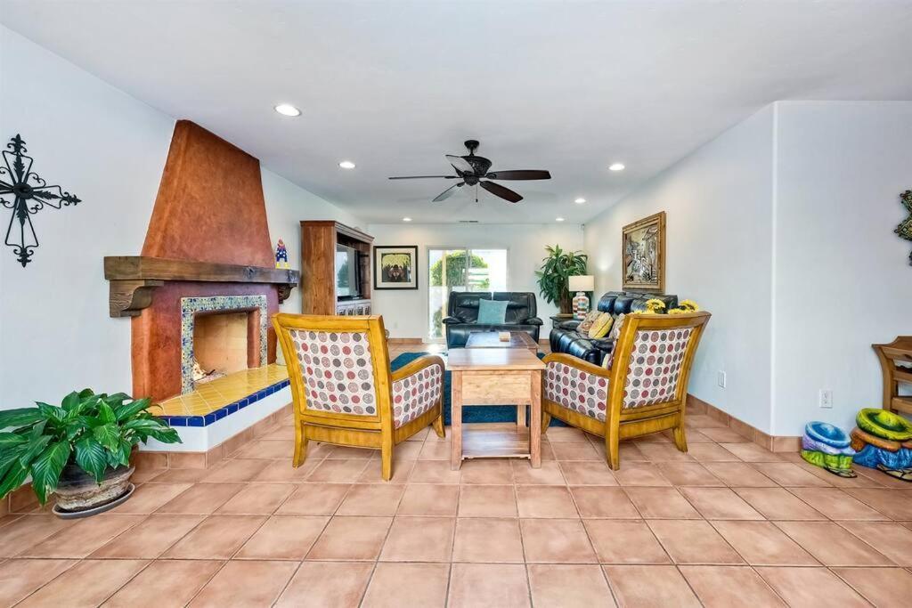 Great Group Retreat! Hacienda Decor, Spacious Floor Plan, Private Backyard Carlsbad Extérieur photo