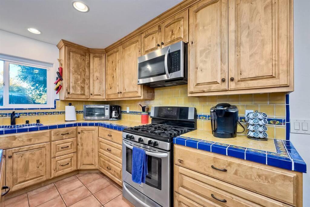 Great Group Retreat! Hacienda Decor, Spacious Floor Plan, Private Backyard Carlsbad Extérieur photo