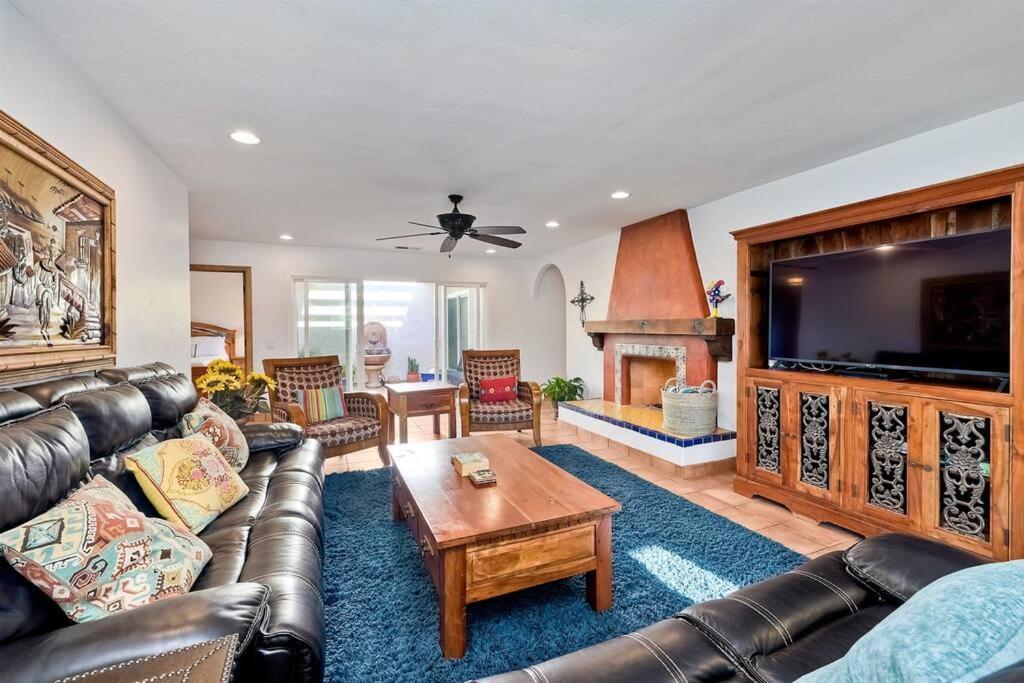 Great Group Retreat! Hacienda Decor, Spacious Floor Plan, Private Backyard Carlsbad Extérieur photo
