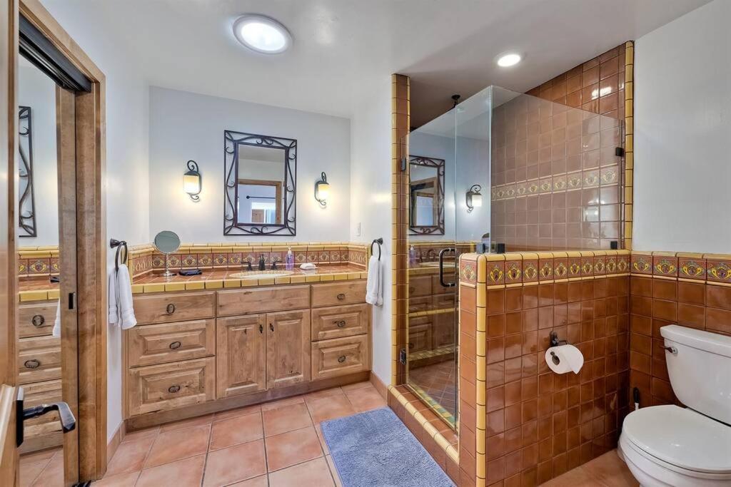 Great Group Retreat! Hacienda Decor, Spacious Floor Plan, Private Backyard Carlsbad Extérieur photo