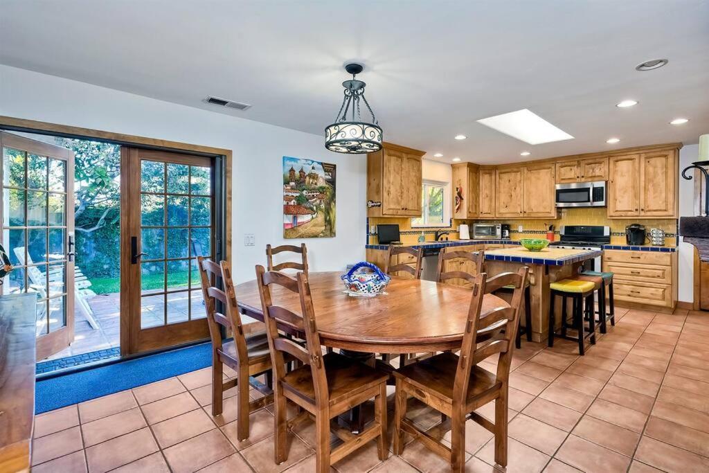 Great Group Retreat! Hacienda Decor, Spacious Floor Plan, Private Backyard Carlsbad Extérieur photo